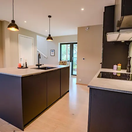 Modern And In Quiet Street Apartment