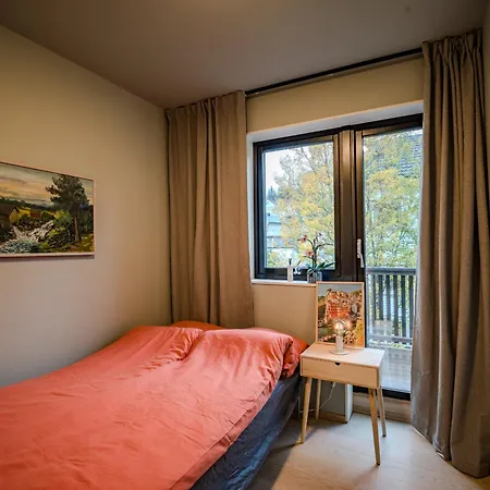Modern And In Quiet Street Apartment *