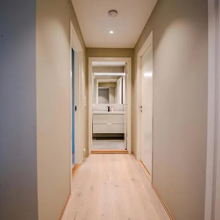 Modern And In Quiet Street * טרומסה